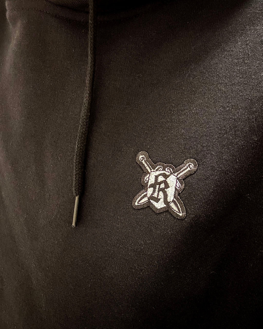 Schild & Schwert Stick - Hoodie Schwarz